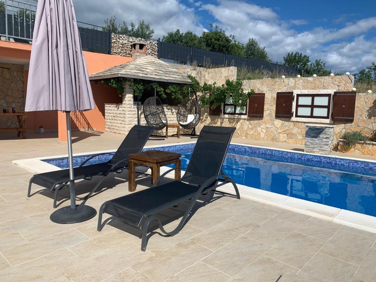 Holiday Home Cerim Trogir Exterior foto