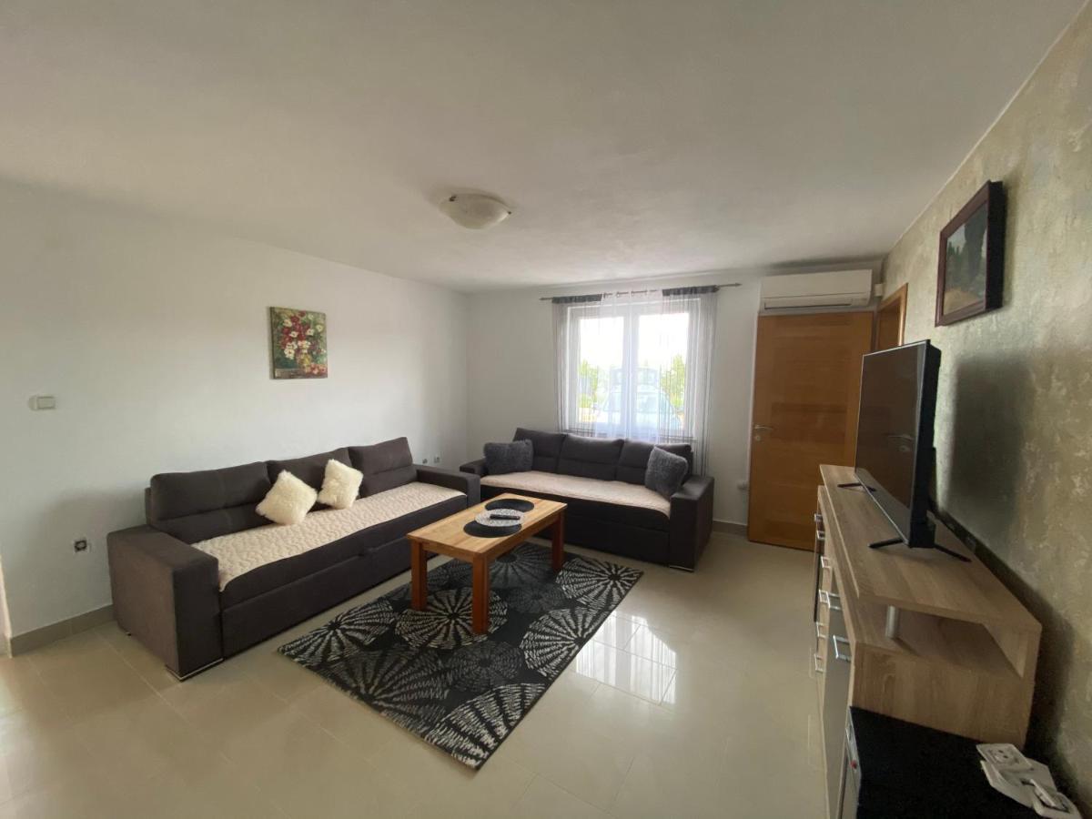 Holiday Home Cerim Trogir Exterior foto