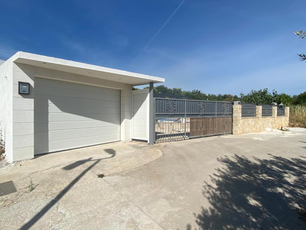 Holiday Home Cerim Trogir Exterior foto