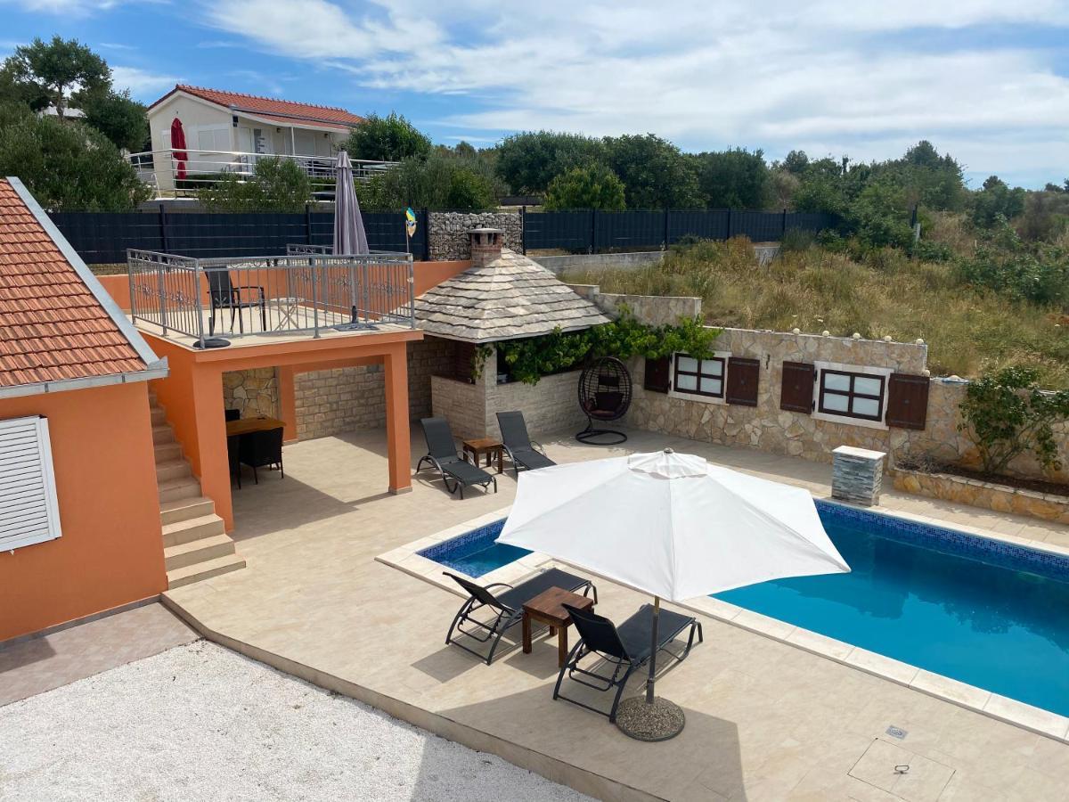 Holiday Home Cerim Trogir Exterior foto