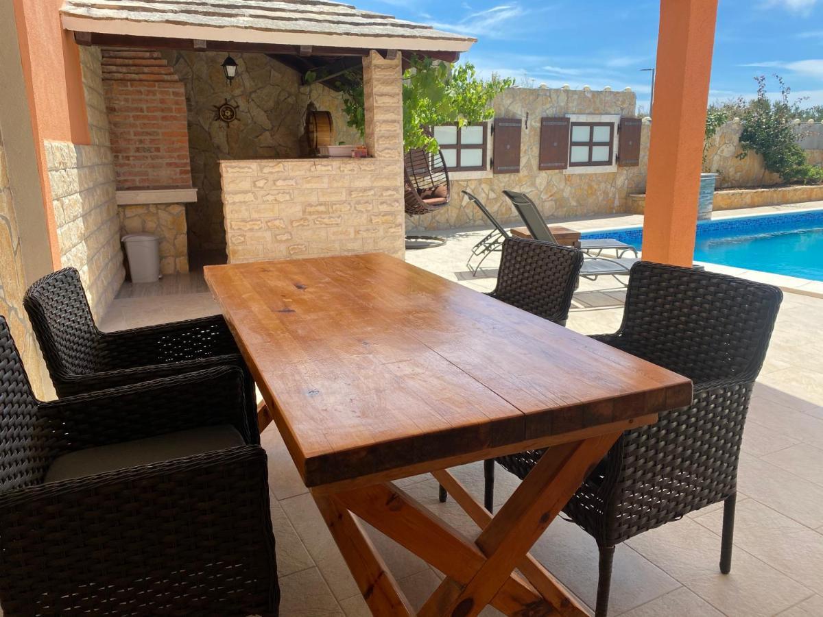 Holiday Home Cerim Trogir Exterior foto